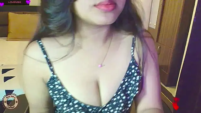 Snapshot of Yara-143 chatting on June 28, 6:47 pm Yara-143 online show from June 28, 6:47 pm