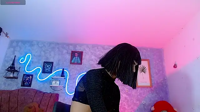 Stefani  R online show from March 3, 3:45 am