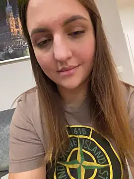 Snapshot of AliceDesmee chatting on February 16, 12:07 am AliceDesmee online show from February 16, 12:07 am