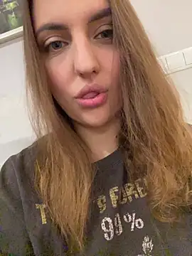 Snapshot of AliceDesmee chatting on February 22, 8:51 pm AliceDesmee online show from February 22, 8:51 pm