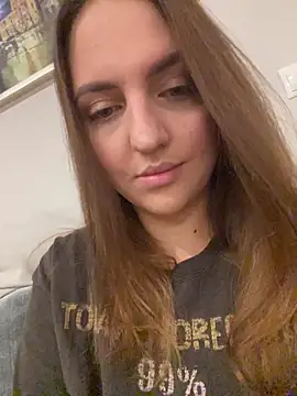 Snapshot of AliceDesmee chatting on February 23, 5:10 pm AliceDesmee online show from February 23, 5:10 pm