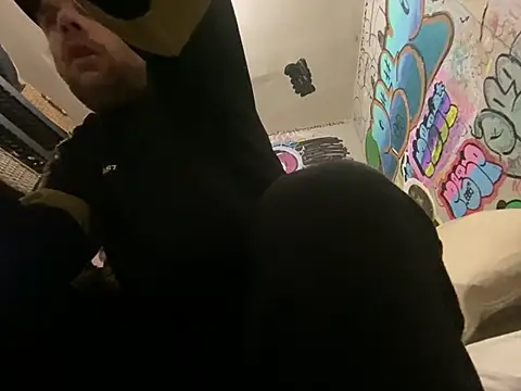 gothboiplzty online show from May 1, 7:46 am