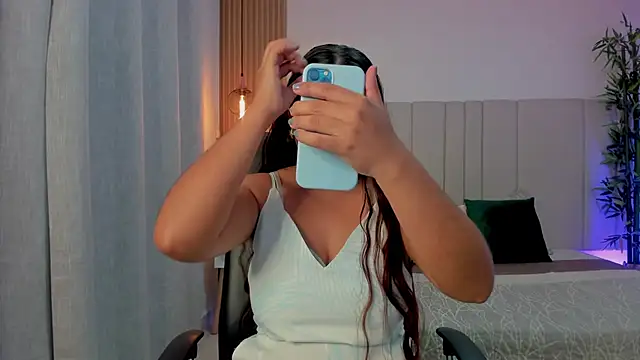 Snapshot of Victoria_Rosee chatting on June 5, 12:33 pm Victoria Rosee online show from June 5, 12:33 pm