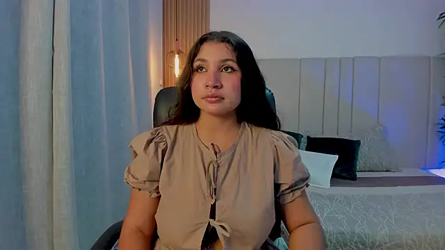 Snapshot of Victoria_Rosee chatting on June 12, 1:43 pm Victoria Rosee online show from June 12, 1:43 pm