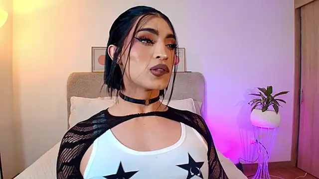 KarolPortellaa online show from June 14, 9:50 pm