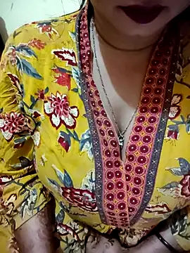 PARI51 online show from February 12, 8:15 pm