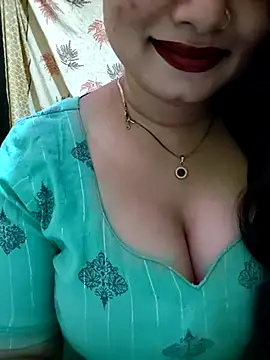 Snapshot of PARI51 chatting on May 10, 7:52 pm PARI51 online show from May 10, 7:52 pm