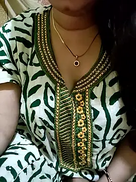 Snapshot of PARI51 chatting on May 12, 8:17 pm PARI51 online show from May 12, 8:17 pm