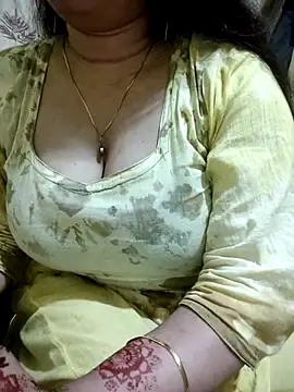 Snapshot of PARI51 chatting on July 13, 7:49 pm PARI51 online show from July 13, 7:49 pm