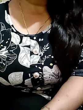 Snapshot of PARI51 chatting on July 16, 8:15 pm PARI51 online show from July 16, 8:15 pm