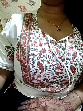 Snapshot of PARI51 chatting on July 19, 7:28 pm PARI51 online show from July 19, 7:28 pm