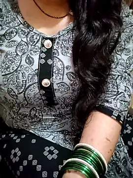 Snapshot of PARI51 chatting on August 1, 8:08 pm PARI51 online show from August 1, 8:08 pm