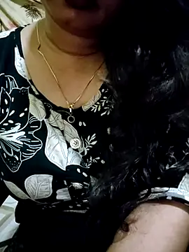 Snapshot of PARI51 chatting on August 3, 9:07 pm PARI51 online show from August 3, 9:07 pm