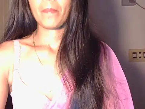 Snapshot of Qute_flora chatting on May 21, 6:26 pm Qute flora online show from May 21, 6:26 pm