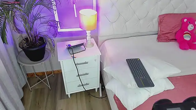 saryth hott online show from March 17, 2:42 pm