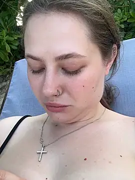 Snapshot of AsynaYuuki chatting on February 7, 7:56 am AsynaYuuki online show from February 7, 7:56 am