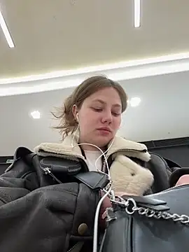 Snapshot of AsynaYuuki chatting on March 6, 10:34 am AsynaYuuki online show from March 6, 10:34 am