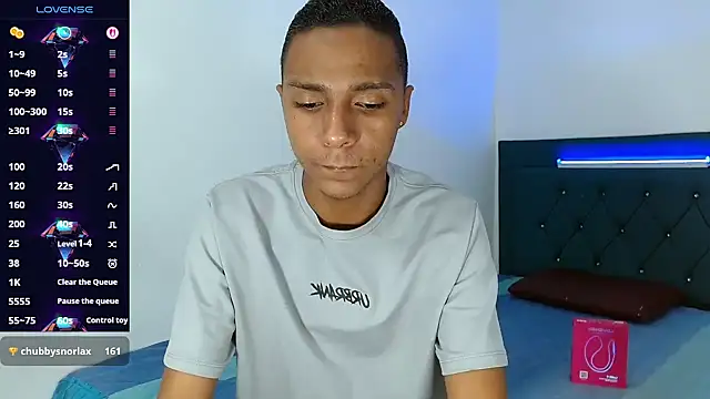 Snapshot of hotboyluxe chatting on June 5, 8:14 pm hotboyluxe online show from June 5, 8:14 pm