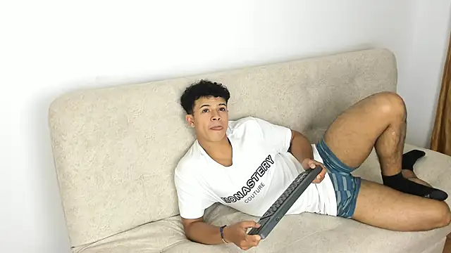 Snapshot of _Alex_Colton chatting on February 9, 1:20 am Alex Colton online show from February 9, 1:20 am