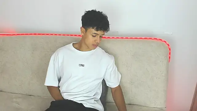 Snapshot of _Alex_Colton chatting on March 11, 10:05 pm Alex Colton online show from March 11, 10:05 pm