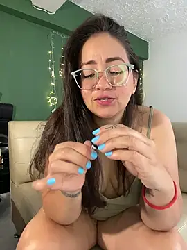 alisbloom online show from March 17, 6:11 pm