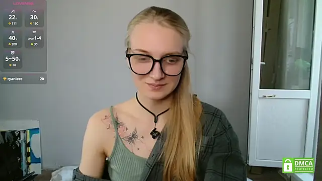 Snapshot of Alex-wer chatting on June 4, 2:12 pm Alex-wer online show from June 4, 2:12 pm