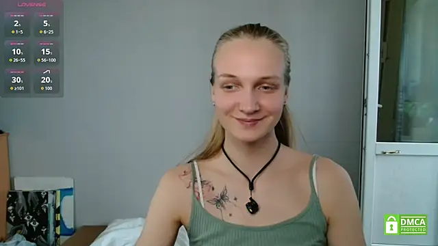 Snapshot of Alex-wer chatting on June 18, 2:32 pm Alex-wer online show from June 18, 2:32 pm
