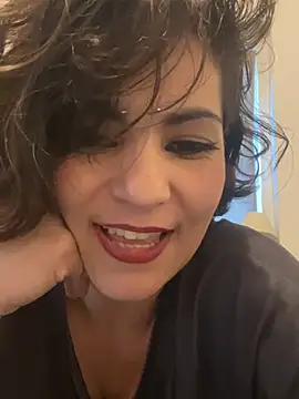 Snapshot of eva_luz chatting on May 5, 4:48 pm eva luz online show from May 5, 4:48 pm