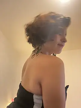 Snapshot of eva_luz chatting on May 7, 7:19 pm eva luz online show from May 7, 7:19 pm