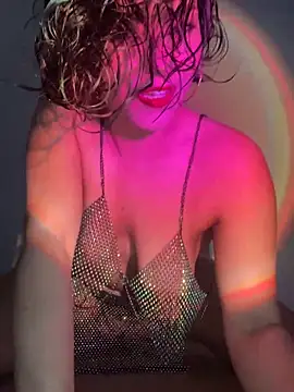 Snapshot of eva_luz chatting on May 21, 6:37 pm eva luz online show from May 21, 6:37 pm