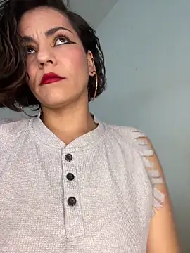 Snapshot of eva_luz chatting on May 28, 5:32 pm eva luz online show from May 28, 5:32 pm