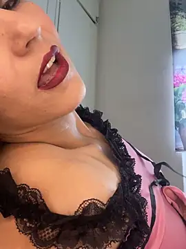 Snapshot of eva_luz chatting on May 29, 1:53 pm eva luz online show from May 29, 1:53 pm