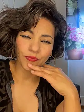 Snapshot of eva_luz chatting on June 3, 2:33 pm eva luz online show from June 3, 2:33 pm