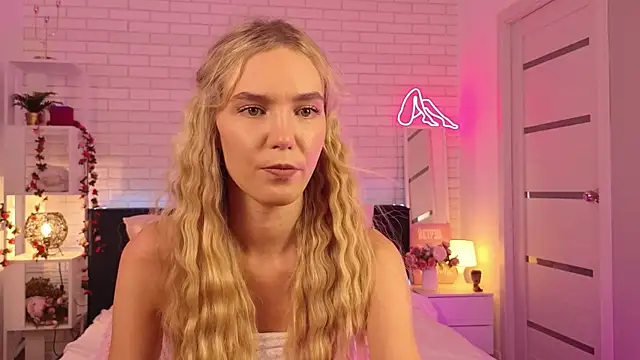 NikkiRyx online show from July 8, 2:21 pm