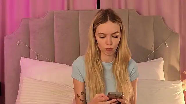 NikkiRyx online show from August 2, 4:27 pm