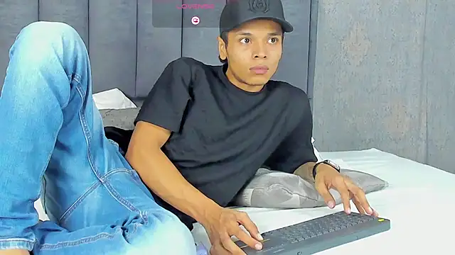 Alejandroo Montenegro online show from March 14, 1:23 am