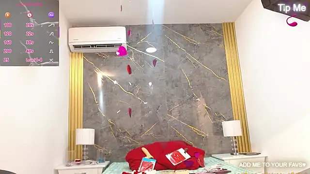 JORDAN MOOR online show from February 14, 8:27 pm