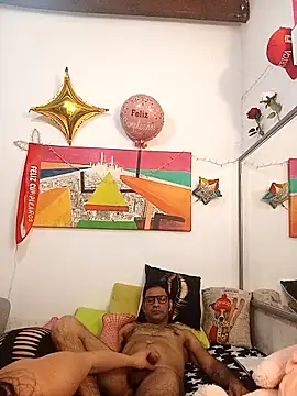 Snapshot of yoahotpetrafiery chatting on March 22, 12:47 am yoahotpetrafiery online show from March 22, 12:47 am