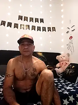 Snapshot of yoahotpetrafiery chatting on April 2, 10:40 pm yoahotpetrafiery online show from April 2, 10:40 pm
