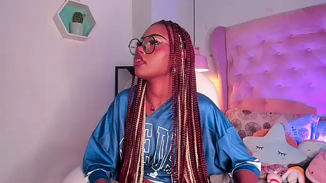 Snapshot of Afrodita_sweeet chatting on July 8, 8:35 pm Afrodita sweeet online show from July 8, 8:35 pm