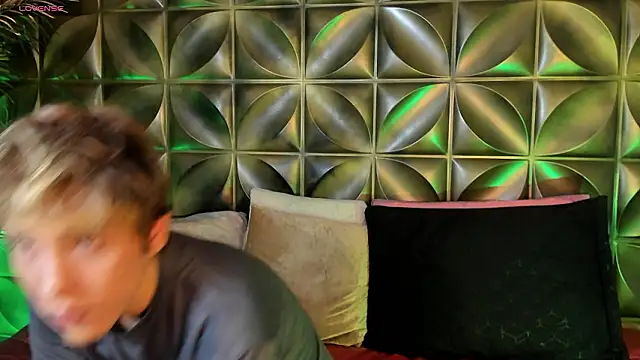 DannyParker  online show from March 12, 4:51 am