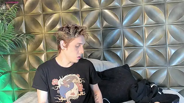 DannyParker  online show from March 14, 4:51 am