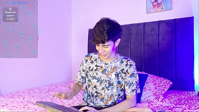 Snapshot of axxxel_twink chatting on May 31, 2:42 am axxxel twink online show from May 31, 2:42 am