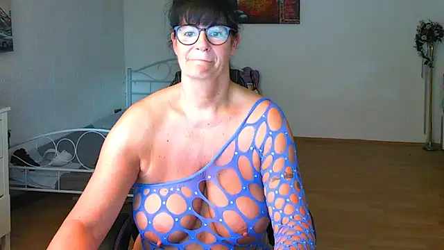 Sylly online show from May 31, 5:26 am