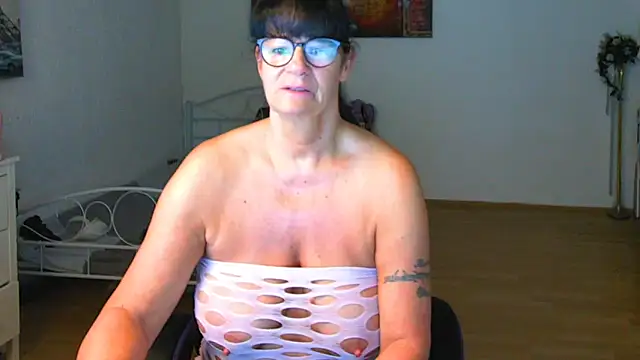 Sylly online show from June 3, 5:43 am
