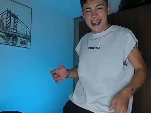 Snapshot of noahsaint chatting on March 23, 8:02 pm noahsaint online show from March 23, 8:02 pm