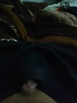 Snapshot of amirMohamed58 chatting on February 3, 4:34 pm amirMohamed58 online show from February 3, 4:34 pm