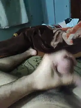 Snapshot of amirMohamed58 chatting on May 30, 4:04 pm amirMohamed58 online show from May 30, 4:04 pm