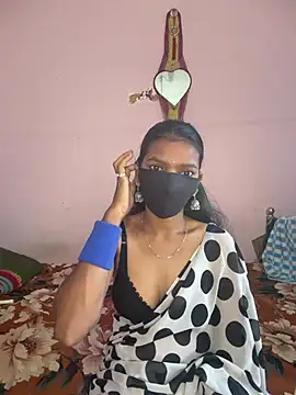 Snapshot of hot_kimaya chatting on July 15, 12:21 pm hot kimaya online show from July 15, 12:21 pm