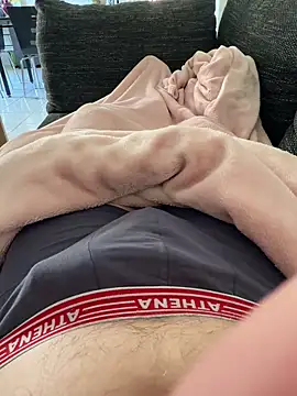 petitsexe52 online show from March 12, 1:28 pm